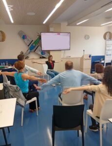 Imatges de la sessió associada a la prevenció i gestió de l'estrès organitzada per feliciCat.
