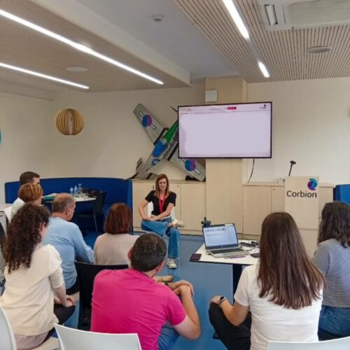 Imatges De La Sessió Associada A La Prevenció I Gestió De L'estrès Organitzada Per FeliciCat.