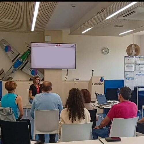 Imatges De La Sessió Associada A La Prevenció I Gestió De L'estrès Organitzada Per FeliciCat.