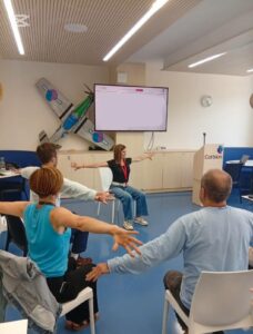 Imatges de la sessió associada a la prevenció i gestió de l'estrès organitzada per feliciCat.