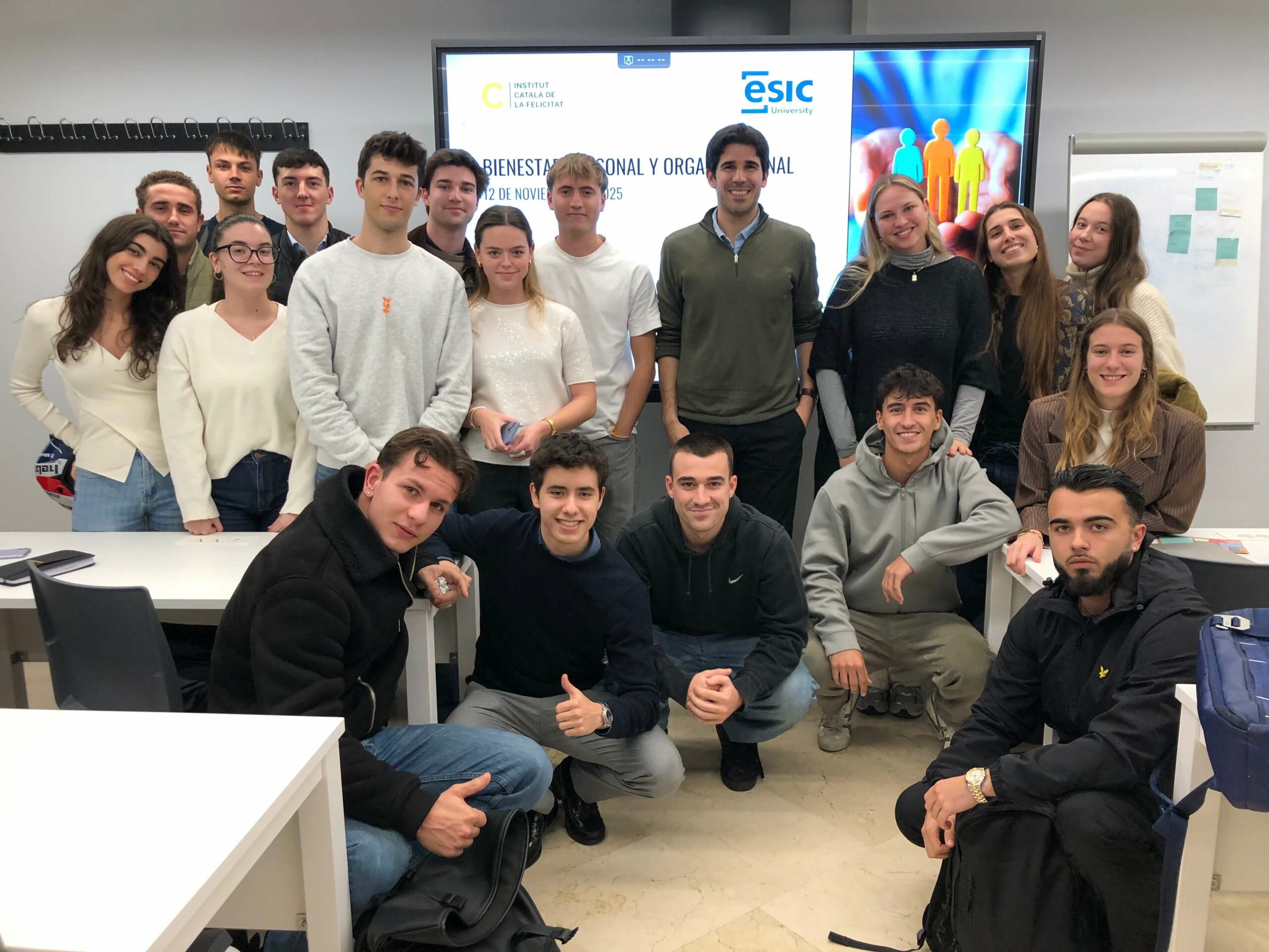 Fotografia de grup - Alumnat ESIC i Eduard Alcaraz (FeliciCat)