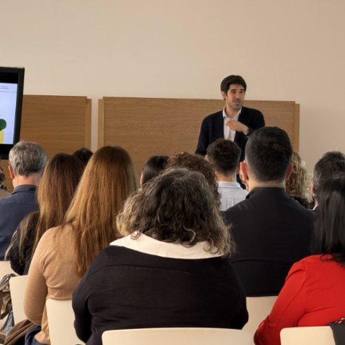 El CEO De FeliciCat, Eduardo Alcaraz, Parlant A La Conferència