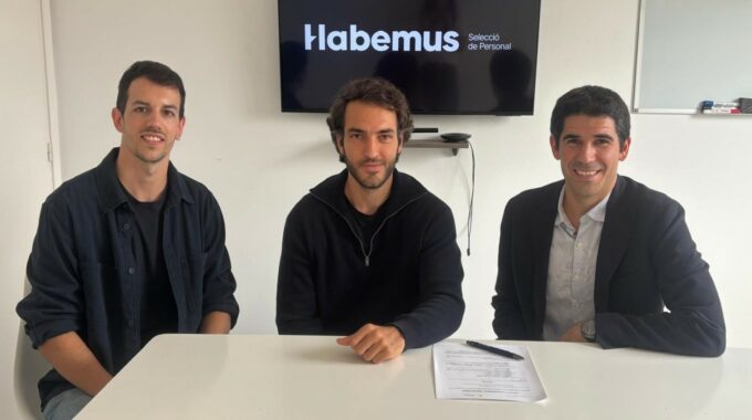 Fotografia De La Firma Del Conveni Entre Habemus Consulting I FeliciCat
