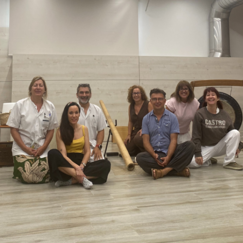 Imatge De Grup De La Sessió De Banys De So A L'Hospital De Granollers Amb L'Eduard Corbera